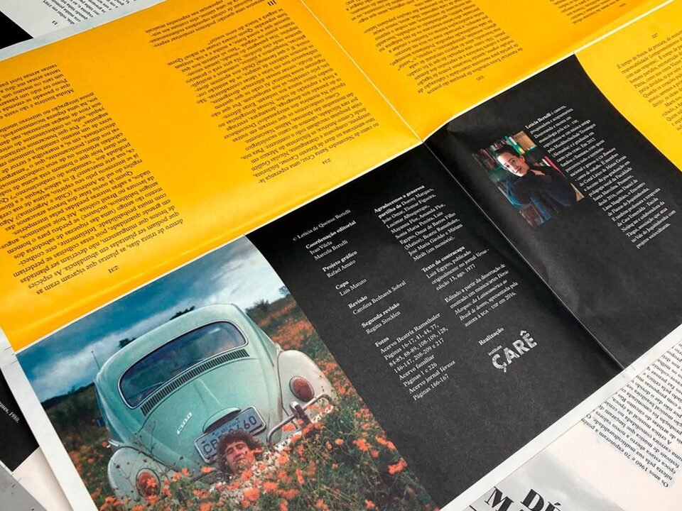 Sobreposição de folhas com as provas de gráfica do livro 